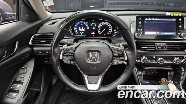 Honda Accord (X) 2.0 Hybrid Touring 2021 — фото 13