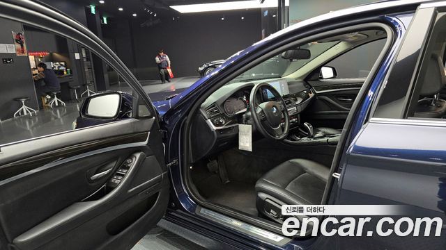 BMW 5 Series (F10) 528i Luxury 2014 — фото 10