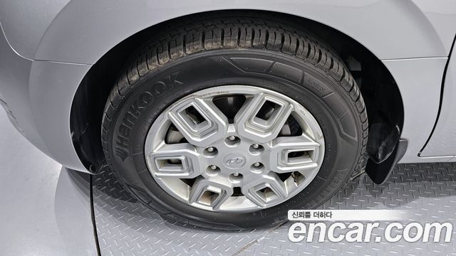 Hyundai Staria L3.5 Cargo 5-Seater Modern 2023 — фото 5