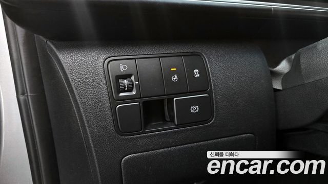 Hyundai Staria L3.5 Cargo 5-Seater Modern 2023 — фото 17