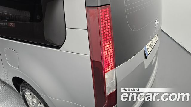 Hyundai Staria L3.5 Cargo 5-Seater Modern 2023 — фото 23