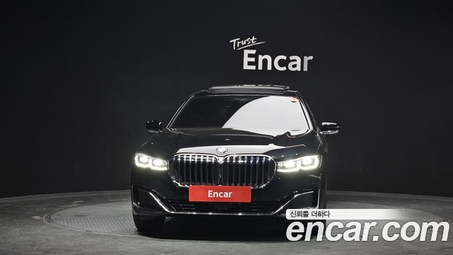 BMW 7 Series (G11) 740Li xDrive Design Pure Excellence 2021 — фото 3