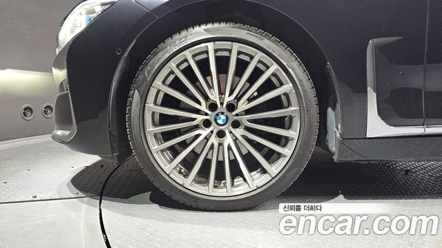 BMW 7 Series (G11) 740Li xDrive Design Pure Excellence 2021 — фото 5