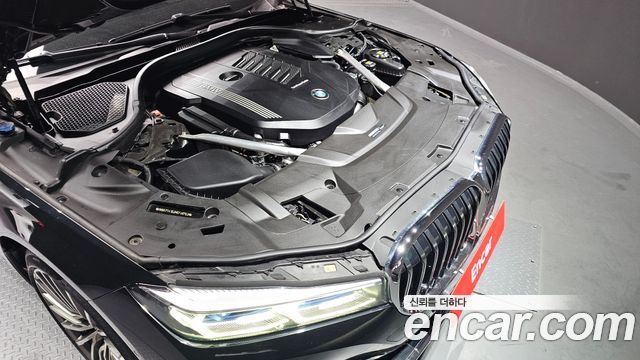 BMW 7 Series (G11) 740Li xDrive Design Pure Excellence 2021 — фото 6