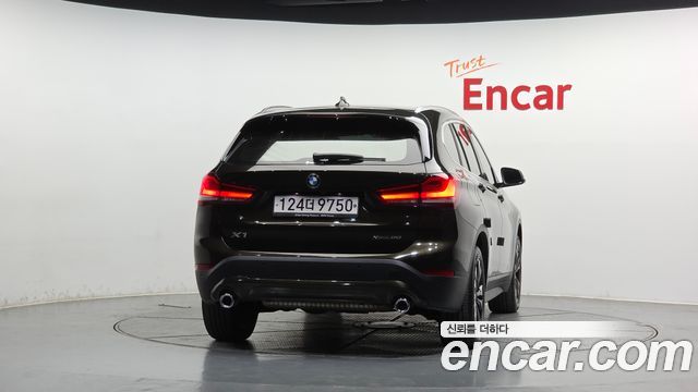 BMW X1 (F48) xDrive 20i Advantage 2020 — фото 4