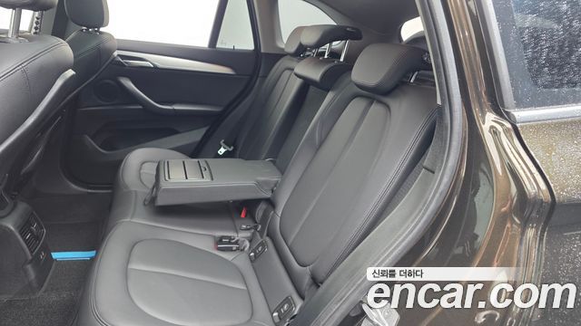 BMW X1 (F48) xDrive 20i Advantage 2020 — фото 12