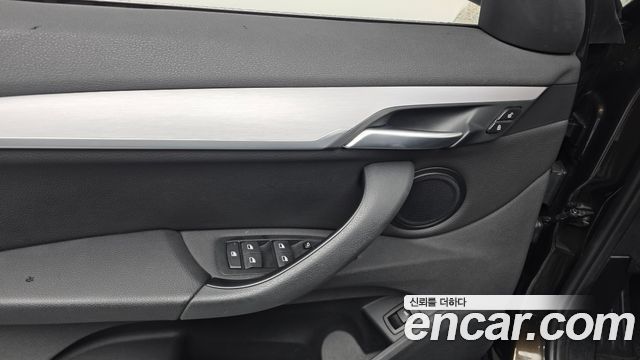 BMW X1 (F48) xDrive 20i Advantage 2020 — фото 17