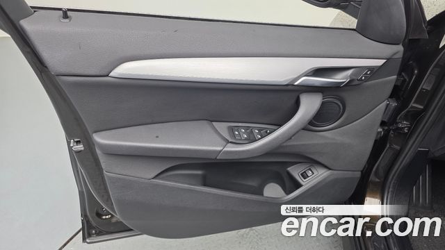 BMW X1 (F48) xDrive 20i Advantage 2020 — фото 24