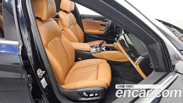 BMW 5 Series (G30) 520i M Sport 2022 — фото 15