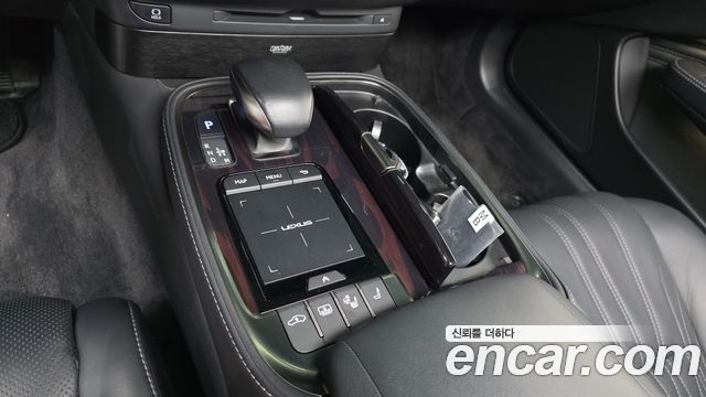 Lexus LS500 (V) 3.5 Luxury AWD 2021 — фото 9