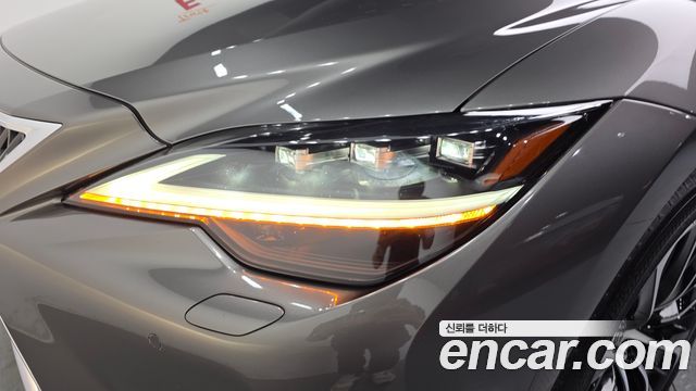 Lexus LS500 (V) 3.5 Luxury AWD 2021 — фото 22