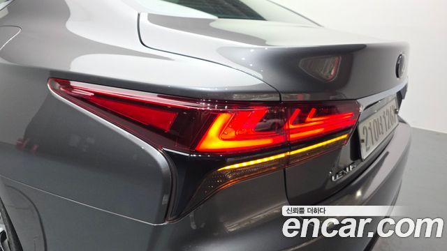 Lexus LS500 (V) 3.5 Luxury AWD 2021 — фото 23