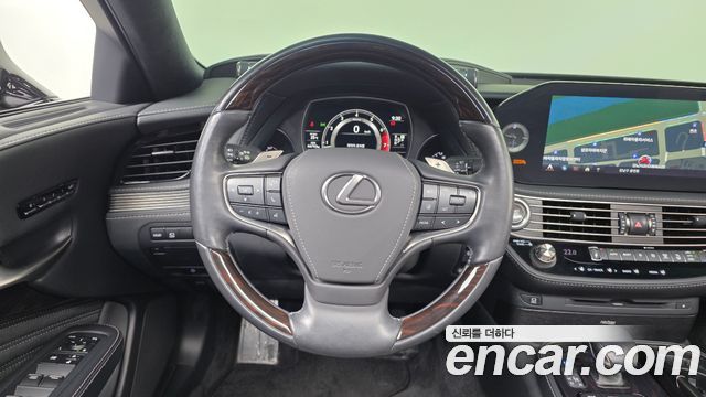 Lexus LS500 (V) 3.5 Luxury AWD 2021 — фото 33
