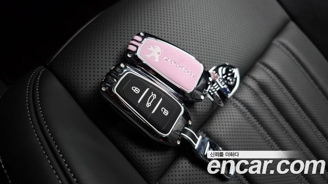 Peugeot 408 1.2 Pure Tech GT 2024 — фото 17