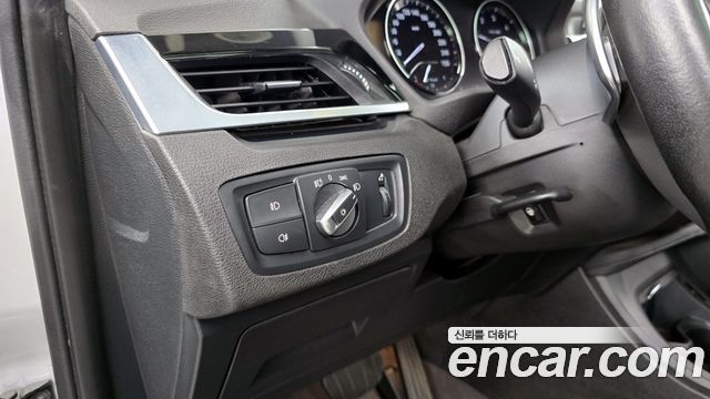 BMW X1 (F48) xDrive 18d Premium 2018 — фото 17