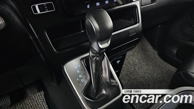 Hyundai Staria HEV 1.6 Cargo 5-Seater Modern 2025 — фото 9