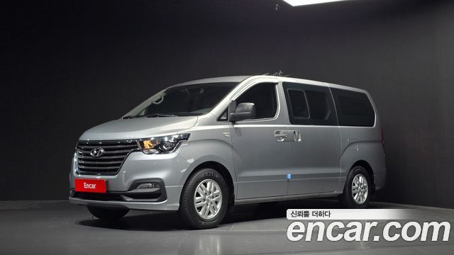 Hyundai Grand Starex Van 5-Seater Modern