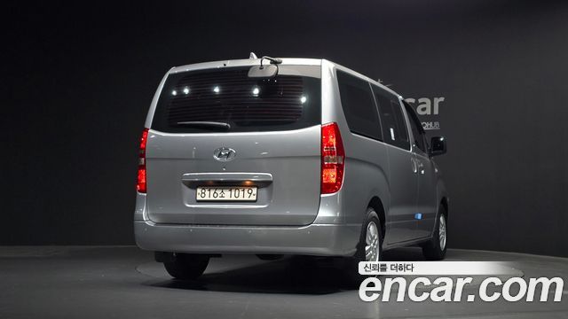 Hyundai Grand Starex Van 5-Seater Modern 2021 — фото 4
