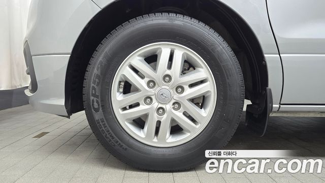 Hyundai Grand Starex Van 5-Seater Modern 2021 — фото 5