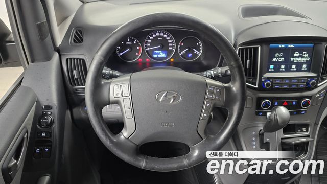 Hyundai Grand Starex Van 5-Seater Modern 2021 — фото 13