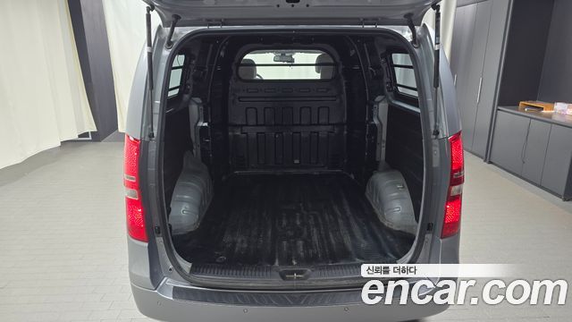 Hyundai Grand Starex Van 5-Seater Modern 2021 — фото 20