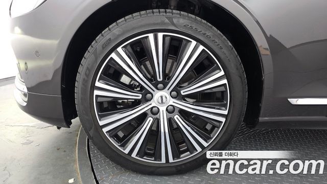 Volvo S90 B5 Ultimate Bright 2023 — фото 5