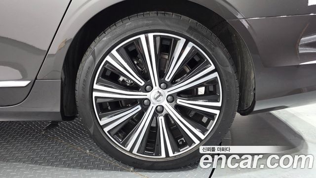 Volvo S90 B5 Ultimate Bright 2023 — фото 27