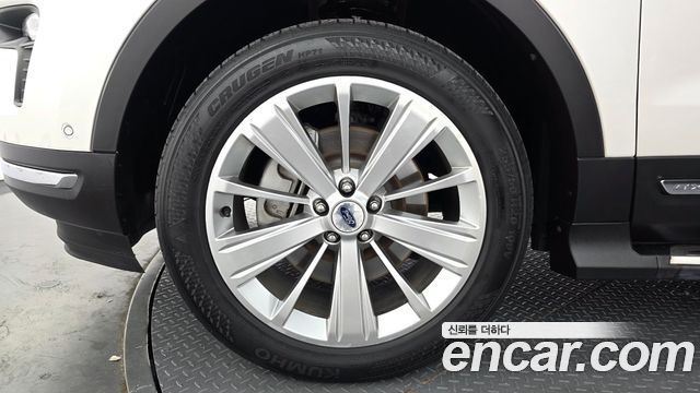 Ford Explorer 2.3 Limited 4WD 5th 2019 — фото 5