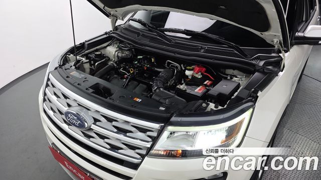 Ford Explorer 2.3 Limited 4WD 5th 2019 — фото 6
