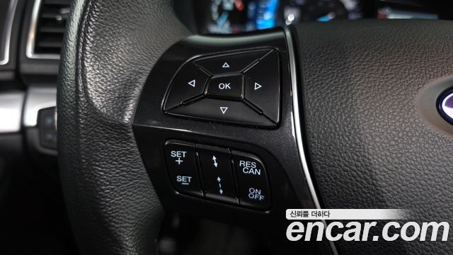 Ford Explorer 2.3 Limited 4WD 5th 2019 — фото 17