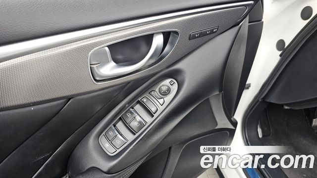 Infiniti Q50 3.5 Hybrid 2016 — фото 19