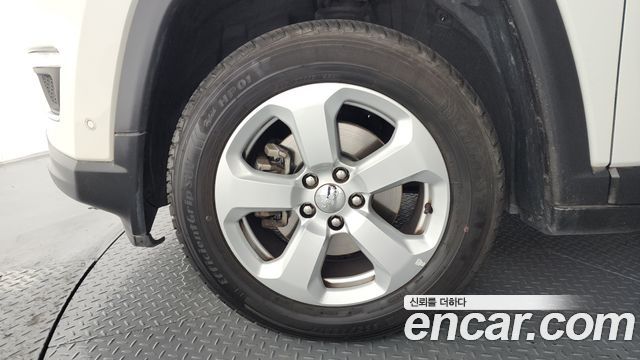 Jeep Compass (II) 2.4 limited 2WD 2021 — фото 5