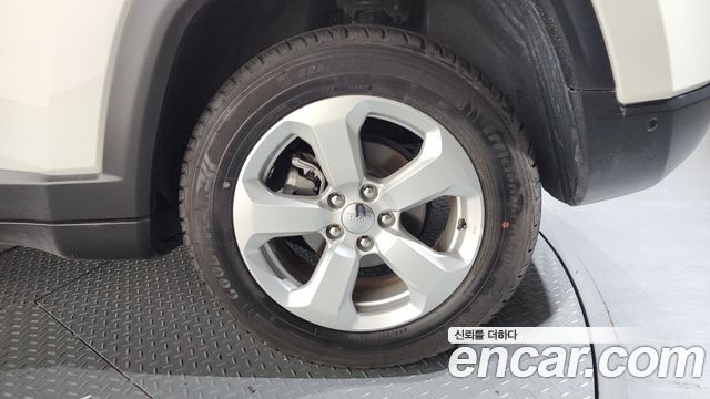 Jeep Compass (II) 2.4 limited 2WD 2021 — фото 27