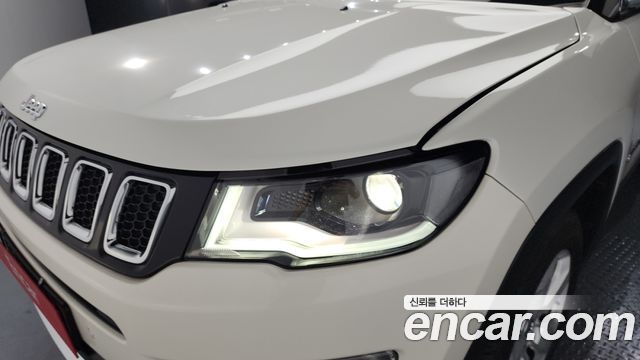 Jeep Compass (II) 2.4 limited 2WD 2021 — фото 28