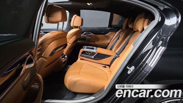 BMW 7 Series (G11) 730d xDrive M Sport 2021 — фото 16