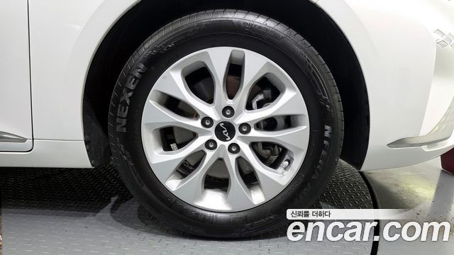 Kia K8 3.5 LPG 2WD Trendy(Taxi) 2023 — фото 21