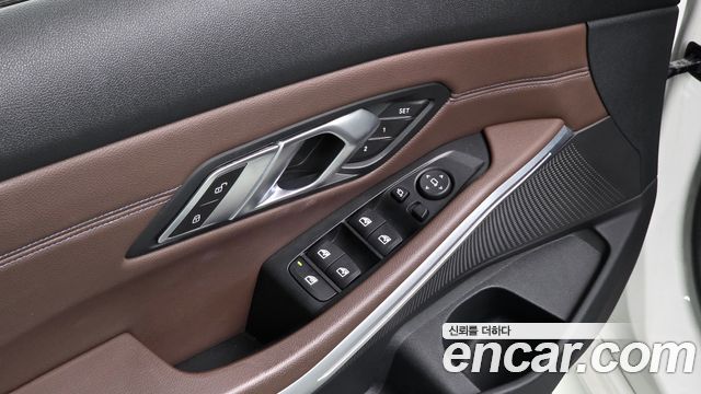 BMW 3 Series (G20) 320d Luxury 2019 — фото 16