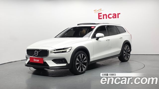 Volvo V60 Cross Country (II) B5 Ultimate AWD