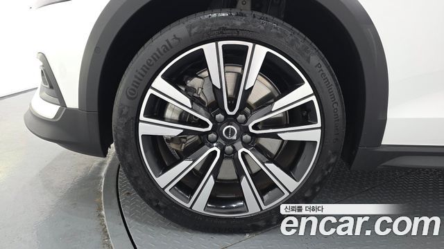 Volvo V60 Cross Country (II) B5 Ultimate AWD 2023 — фото 5