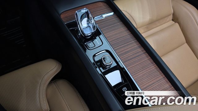 Volvo V60 Cross Country (II) B5 Ultimate AWD 2023 — фото 9