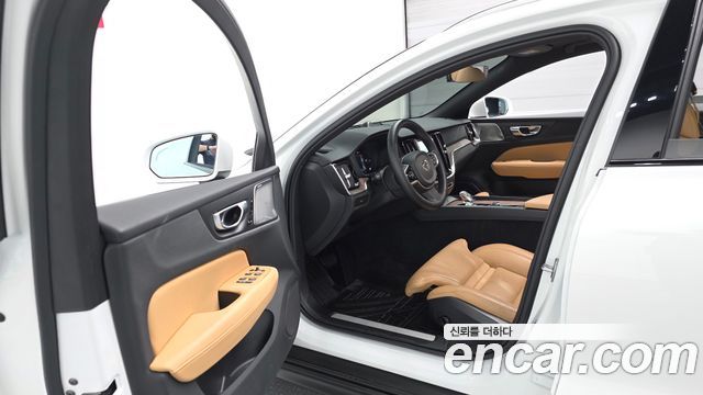 Volvo V60 Cross Country (II) B5 Ultimate AWD 2023 — фото 10