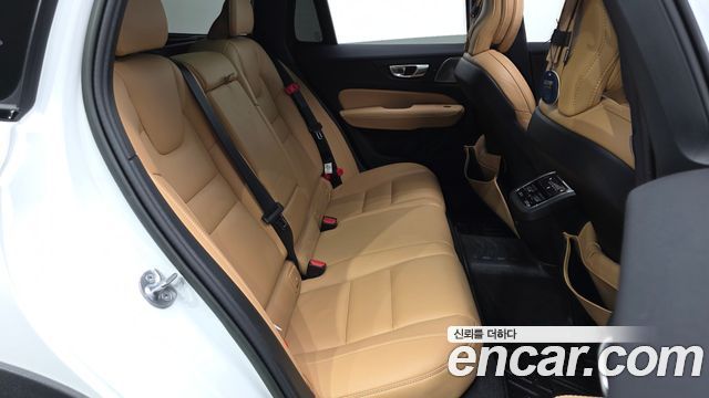 Volvo V60 Cross Country (II) B5 Ultimate AWD 2023 — фото 16