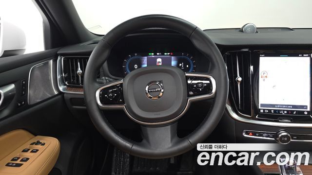 Volvo V60 Cross Country (II) B5 Ultimate AWD 2023 — фото 17