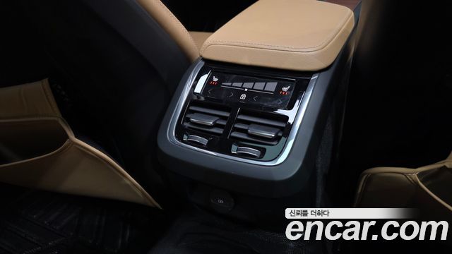 Volvo V60 Cross Country (II) B5 Ultimate AWD 2023 — фото 23