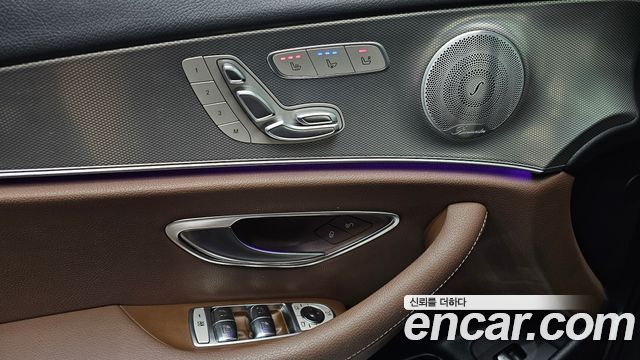 Mercedes-Benz E-Class (W213) E300 AMG Line 2019 — фото 17