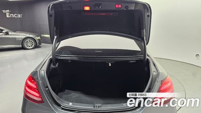 Mercedes-Benz E-Class (W213) E300 AMG Line 2019 — фото 20