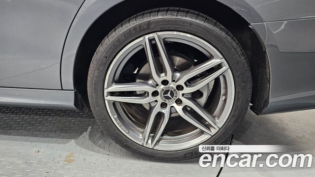 Mercedes-Benz E-Class (W213) E300 AMG Line 2019 — фото 21