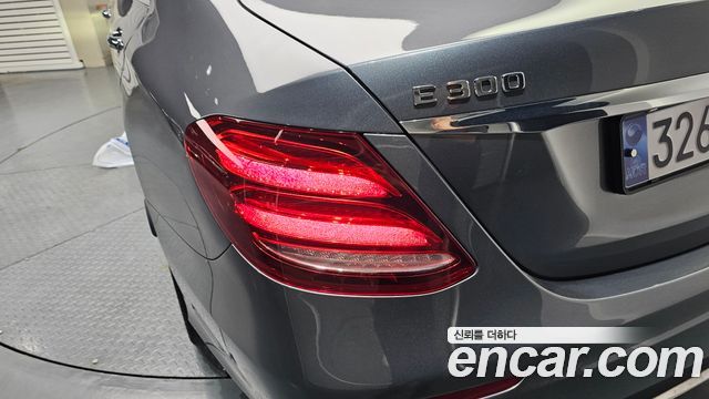 Mercedes-Benz E-Class (W213) E300 AMG Line 2019 — фото 23