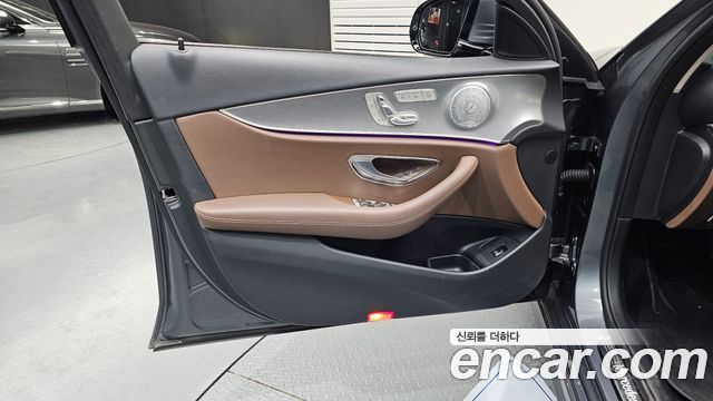 Mercedes-Benz E-Class (W213) E300 AMG Line 2019 — фото 24