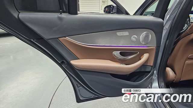 Mercedes-Benz E-Class (W213) E300 AMG Line 2019 — фото 25